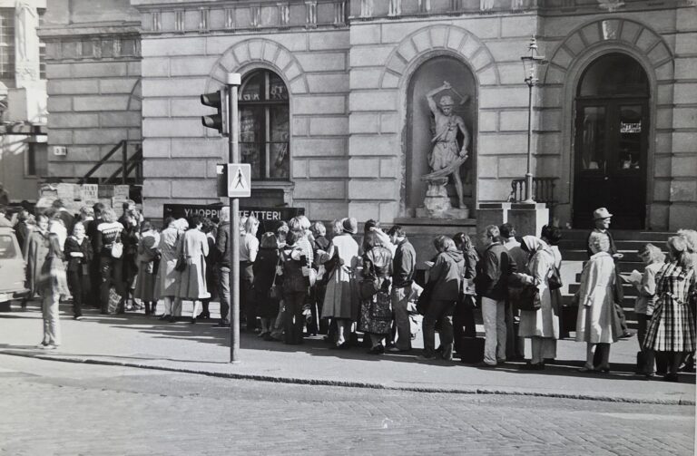 Jono Helsingin seudun kesäyliopiston kurssi-ilmoittautumiseen 80-luvulla